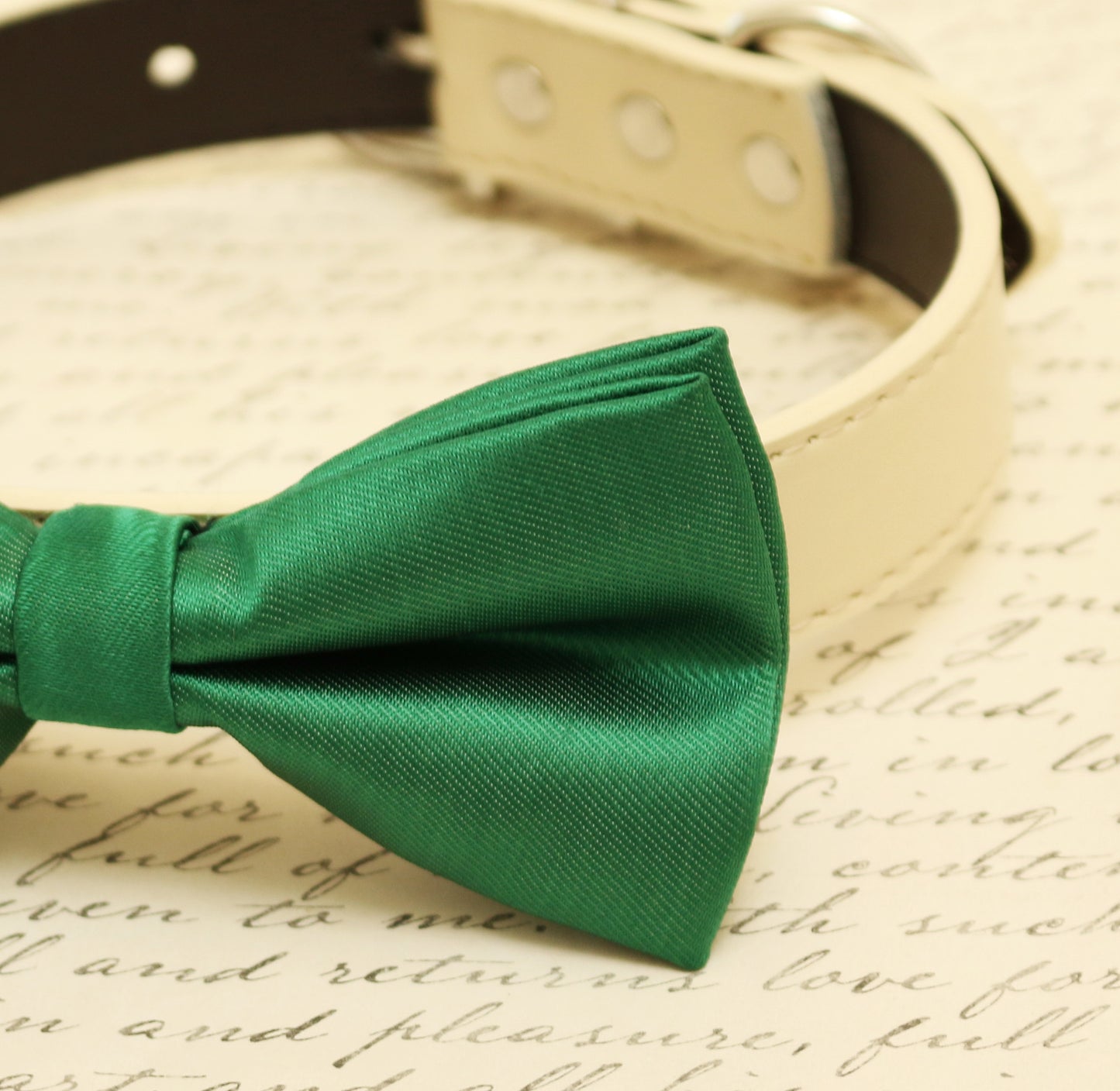 Green Dog Bow Tie attached to collar, Green wedding, dog birthday , Wedding dog collar