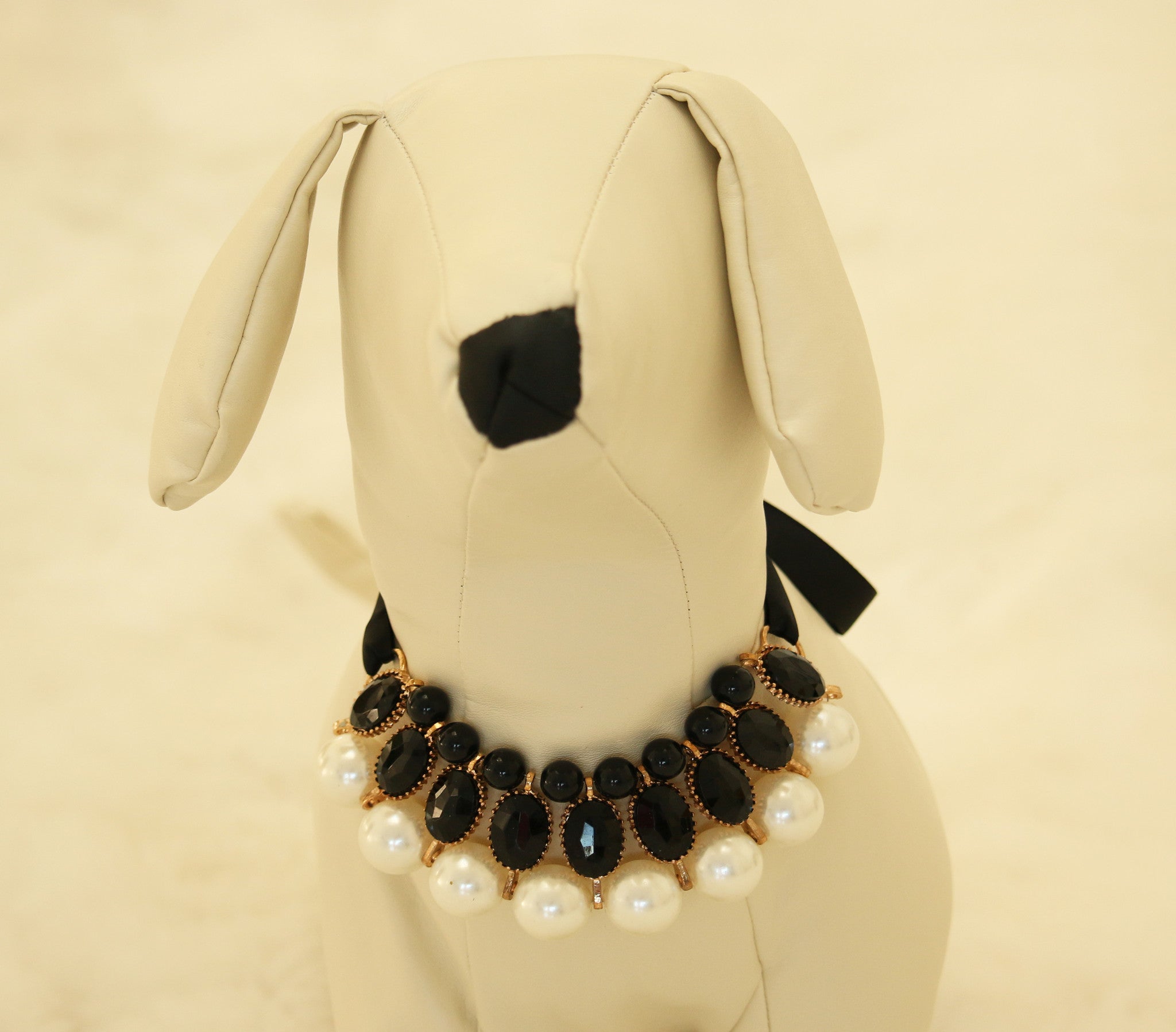 Amazon.com : Daovace Pearl Collar Beaded Dog Collar Handmade Fancy Dog  Collar with Bell Necklace Jewelry for Small Dogs Puppy (Small, Teal Bell) :  Pet Supplies