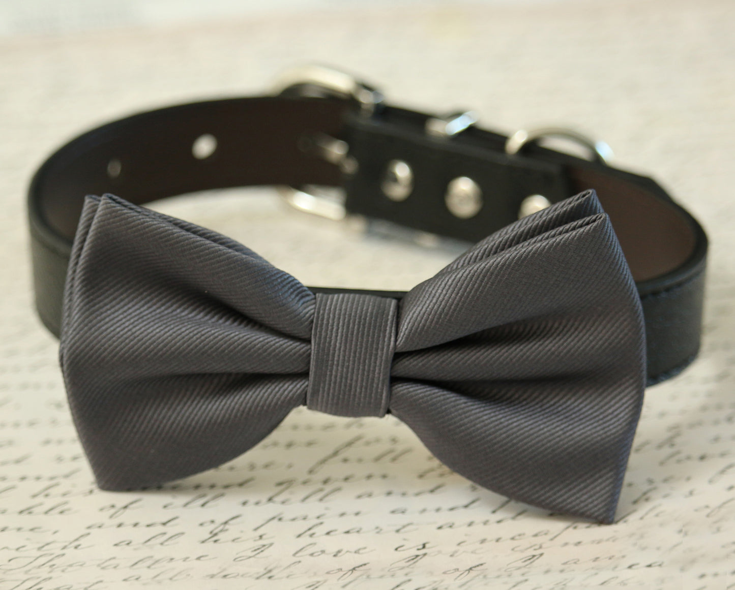Charcoal Dog Bow Tie Collar, Pet wedding idea, Charcoal Wedding, Dog Lovers , Wedding dog collar