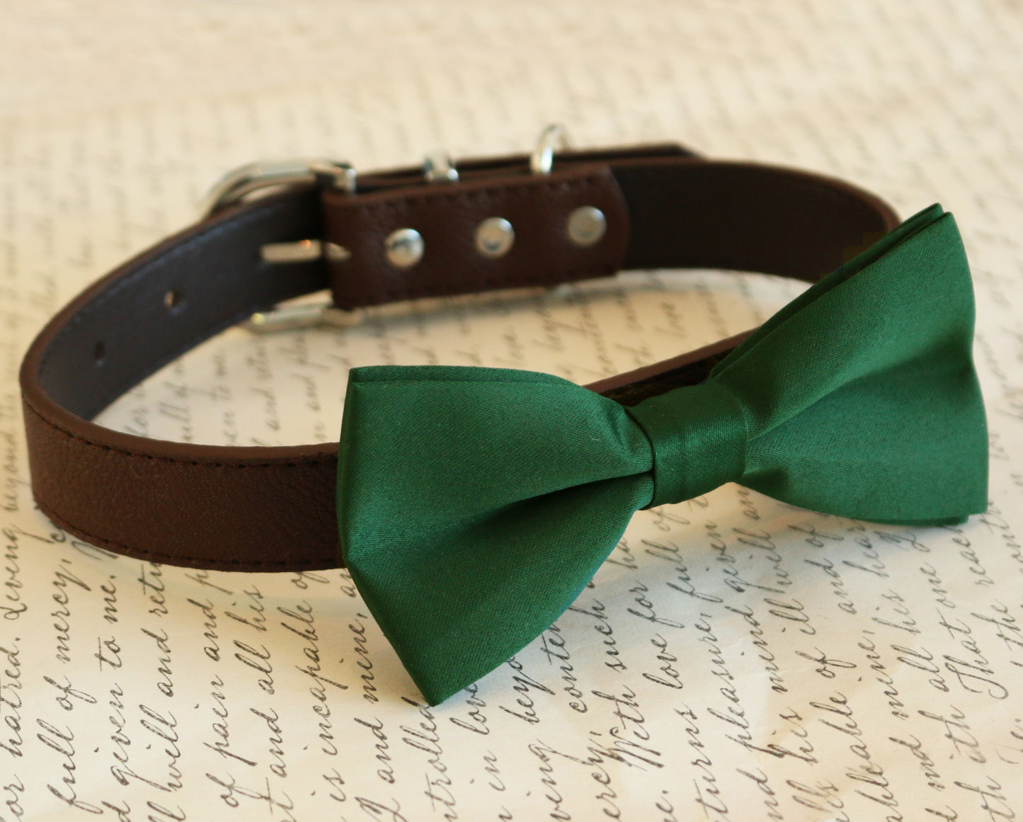 Green dog Bow tie collar, Pet Wedding accessory , Wedding dog collar