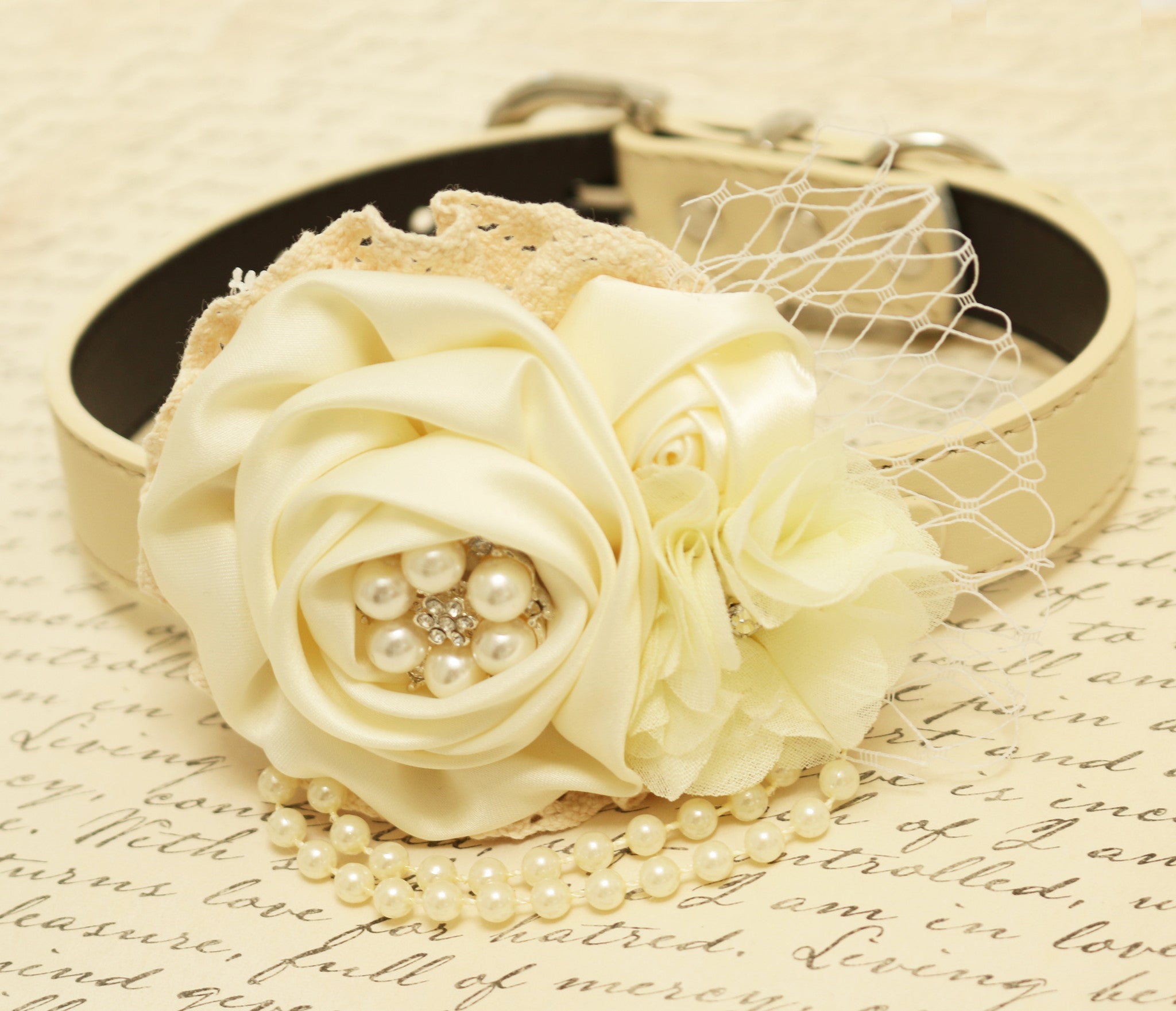 Ivory Floral dog collar, Pet wedding accessory – LA Dog Store