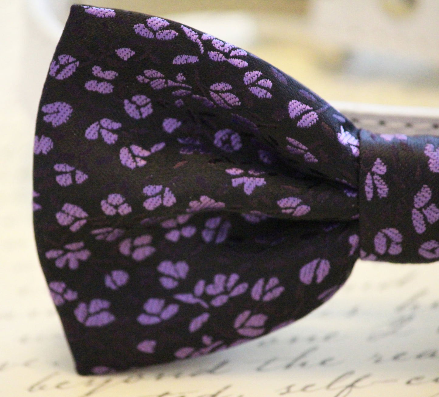 Black dog bow tie with small purple flowers Wedding Dog Collar, Purple Wedding , Wedding dog collar